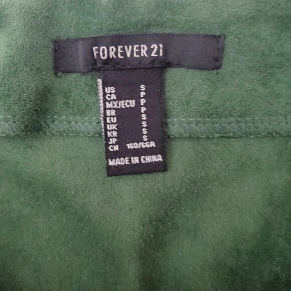 Green Suedette Silky Soft Zippered Mini Skirt- Brand New - Picture 3 of 4